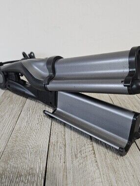 Hot Shot Tools Professional Nano Ceramic Deep Waver with Extra-deep Plates Hair